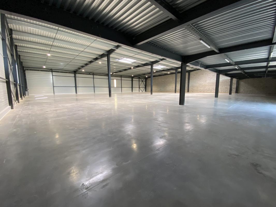 Industrial in Chartres for lease Building Photo- Image 1 of 15