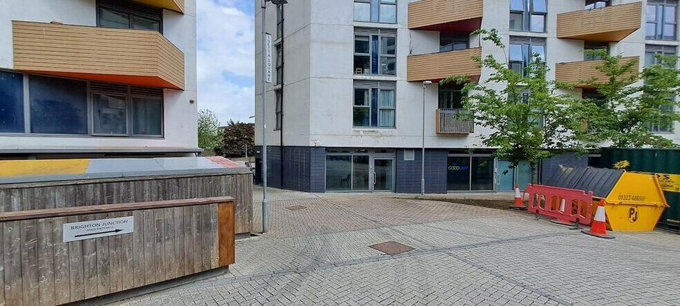 Stroudly Rd, Brighton à louer - Photo du bâtiment - Image 2 de 9