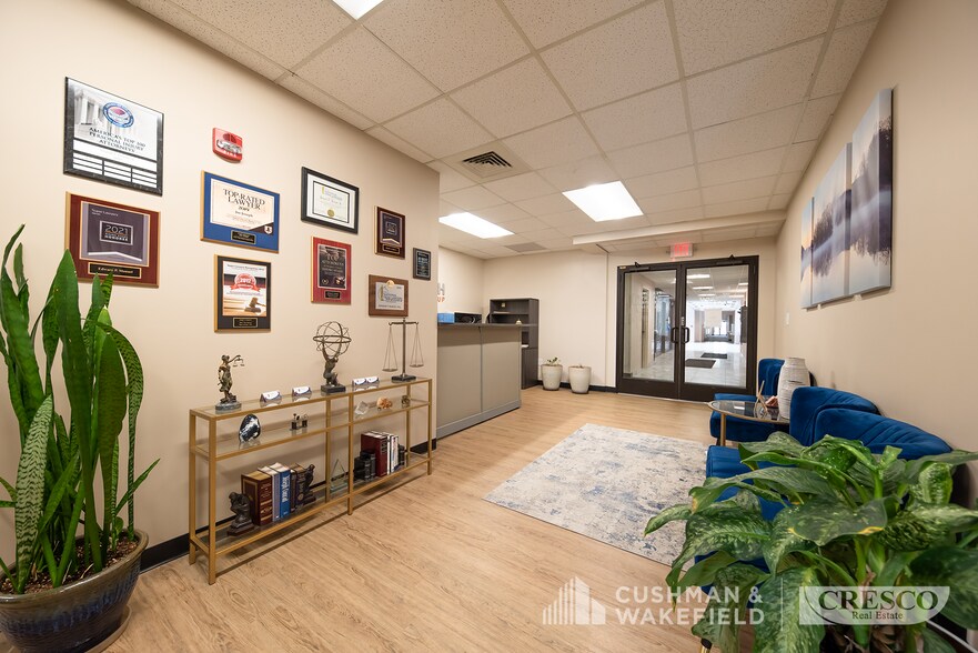 3690 Orange Pl, Beachwood, OH à louer - Photo du bâtiment - Image 2 de 10