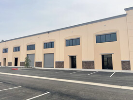 4052 sf Warehouse space - Entrepôt