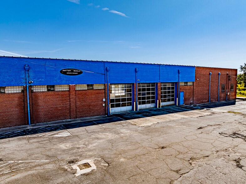 104 3rd St E, Tifton, GA à louer - Photo du bâtiment - Image 3 de 17