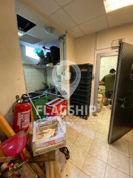 Commerce de détail dans Issy-Les-Moulineaux à louer - Photo intérieure - Image 3 de 4