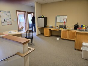 4585 SW 21st St, Redmond, OR for lease Interior Photo- Image 2 of 4