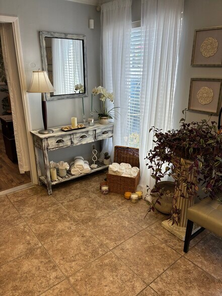 737 Main St, Stone Mountain, GA à louer - Photo du bâtiment - Image 2 de 17