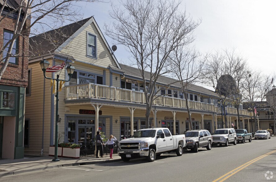 400-448 Main St, Pleasanton, CA à louer - Photo du bâtiment - Image 3 de 4