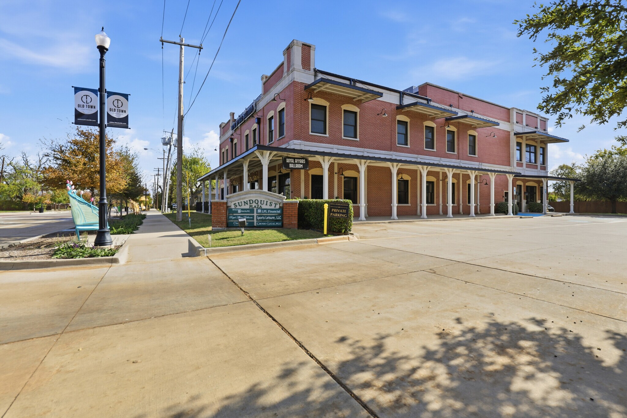 140 E Main St, Lewisville, TX à vendre Photo principale- Image 1 de 21