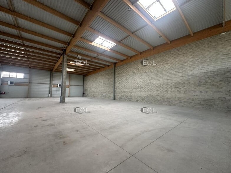 Flex in Tremblay-en-France for lease - Building Photo - Image 2 of 9