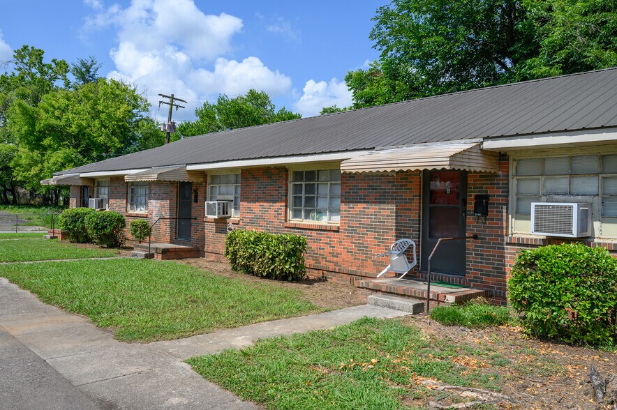 2418 Eufaula Ct, Birmingham, AL à vendre - Photo du bâtiment - Image 2 de 16