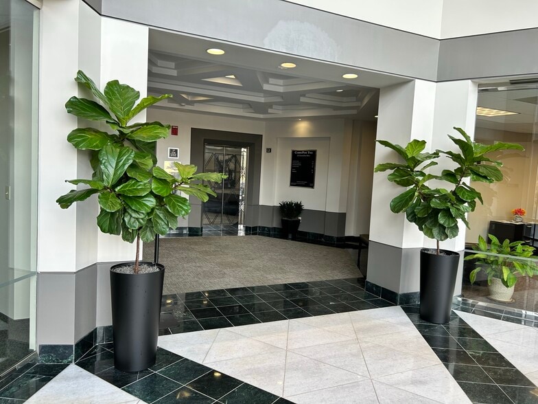 101 Centreport Dr, Greensboro, NC for lease - Interior Photo - Image 2 of 2