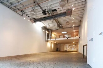 137 Perry St, New York, NY for lease Interior Photo- Image 2 of 5