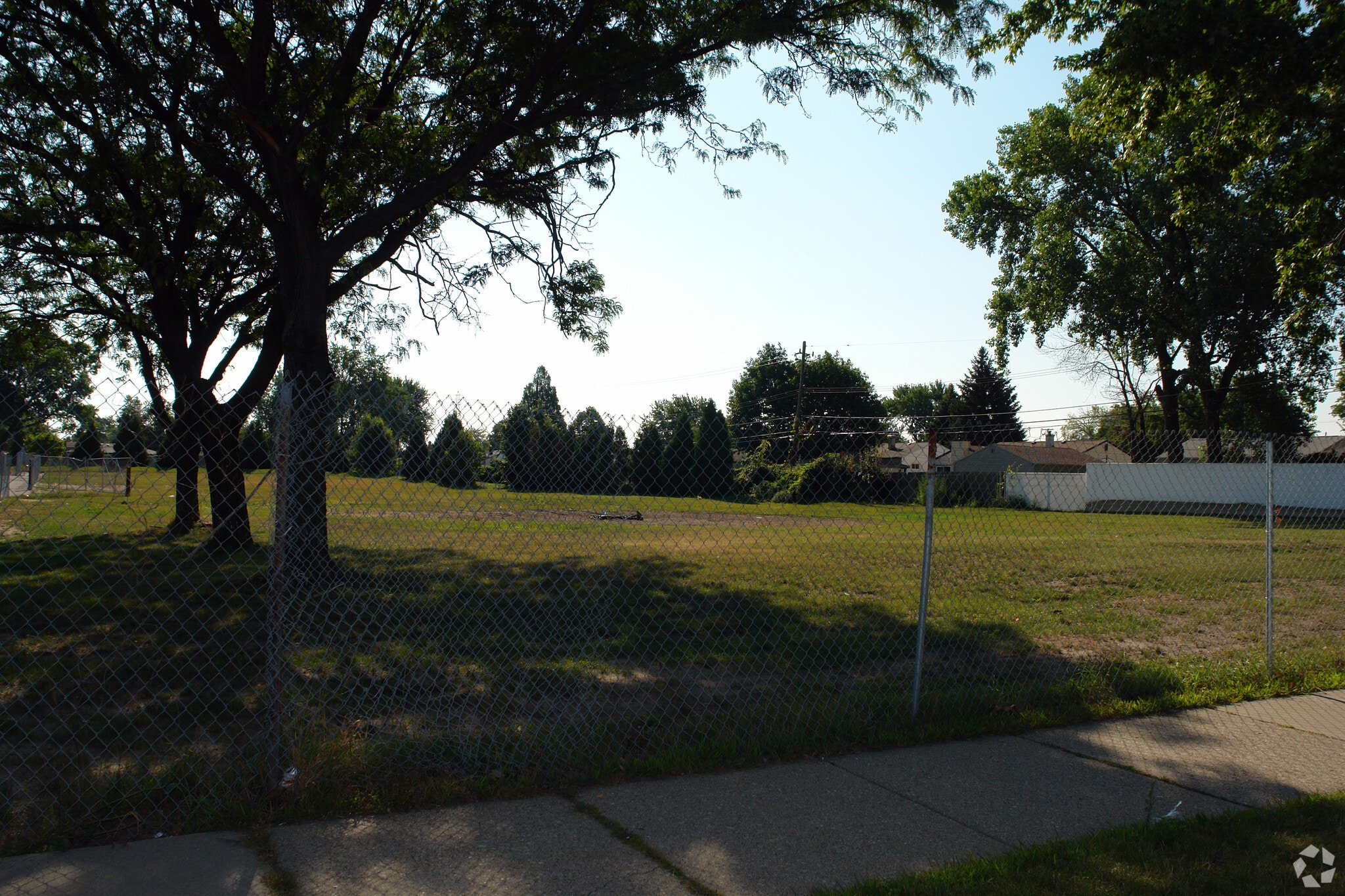 27100 Schoenherr Rd, Warren, MI for sale Primary Photo- Image 1 of 3