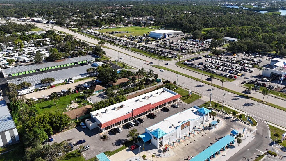 115 N Tamiami Trl, Nokomis, FL à vendre - Photo du bâtiment - Image 2 de 15