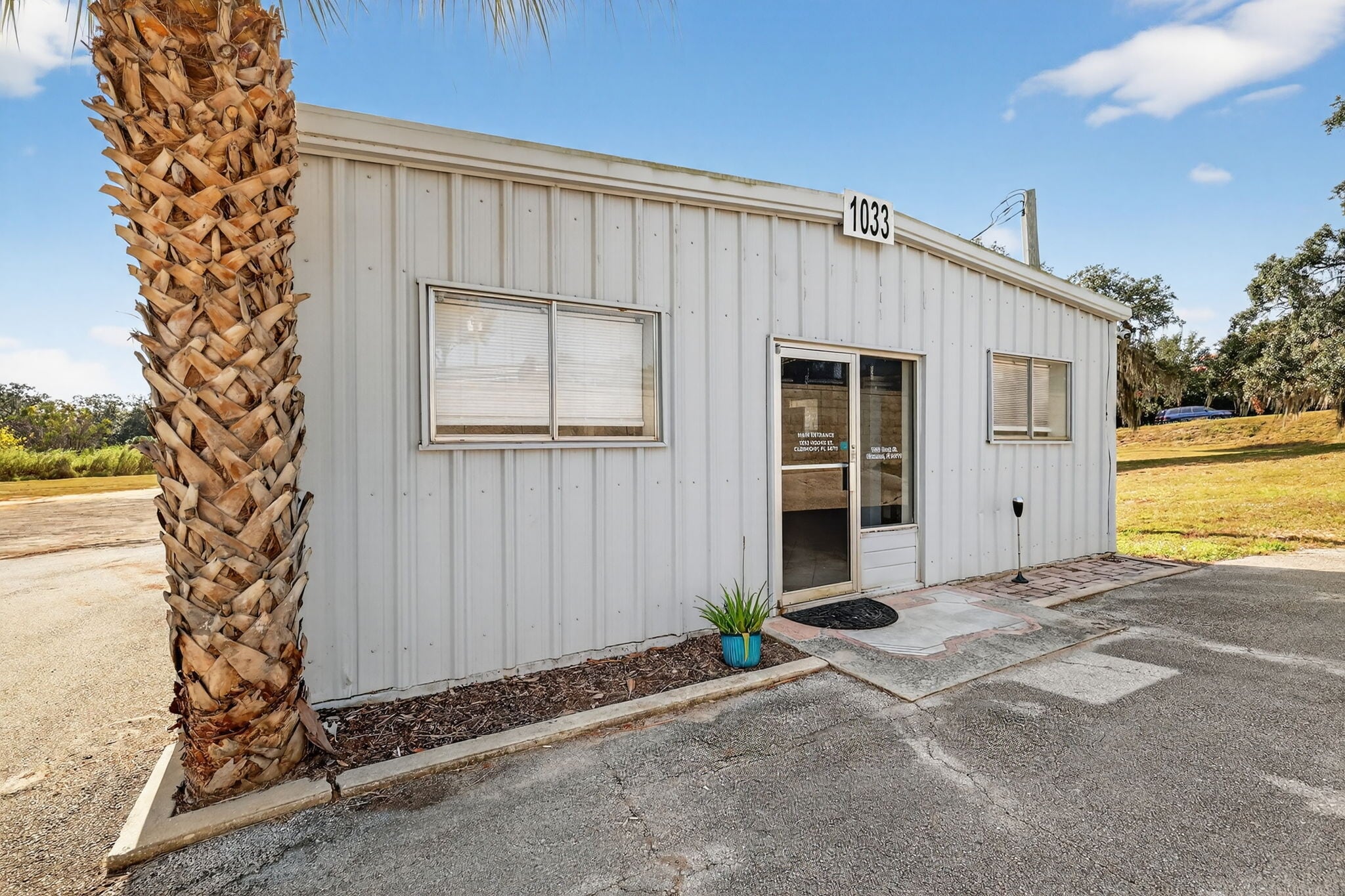 1033 Hooks St, Clermont, FL for lease Primary Photo- Image 1 of 11