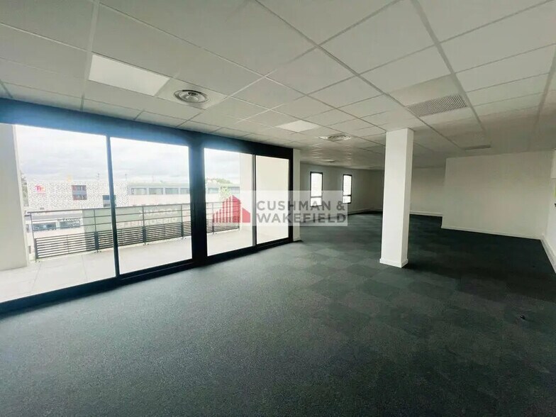 Bureau dans Nîmes à louer - Photo intérieure - Image 2 de 3