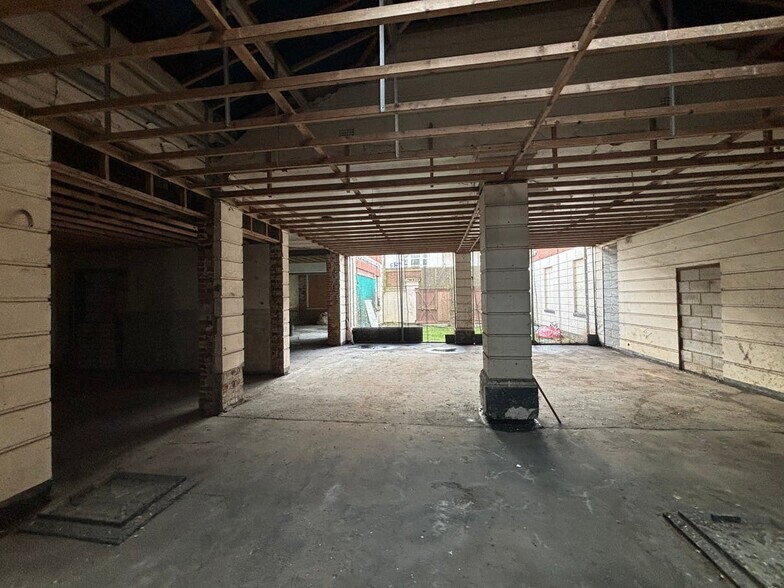 30 Carlton Pl, Southampton à vendre - Photo du bâtiment - Image 3 de 5