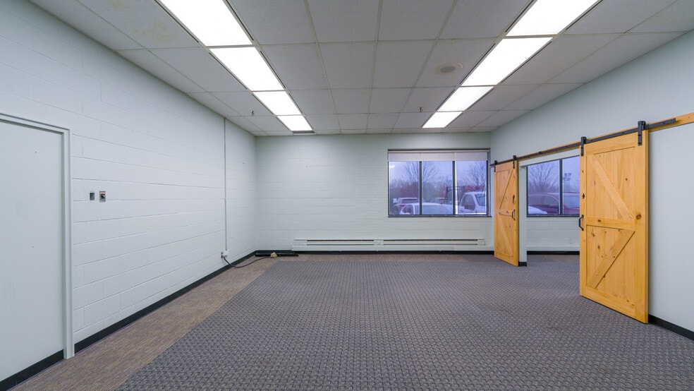 128 Bingham Rd, Asheville, NC for lease - Interior Photo - Image 2 of 17