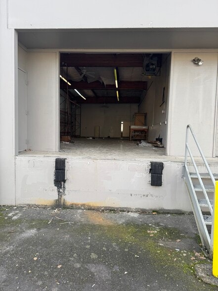 8050 SW Nimbus Ave, Beaverton, OR for lease - Building Photo - Image 2 of 3