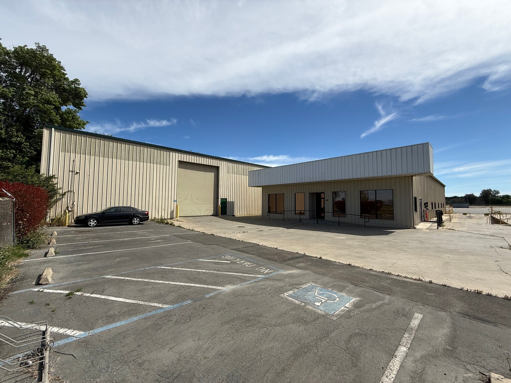 2400 Cooper Ave, Merced, CA à vendre Photo principale- Image 1 de 6