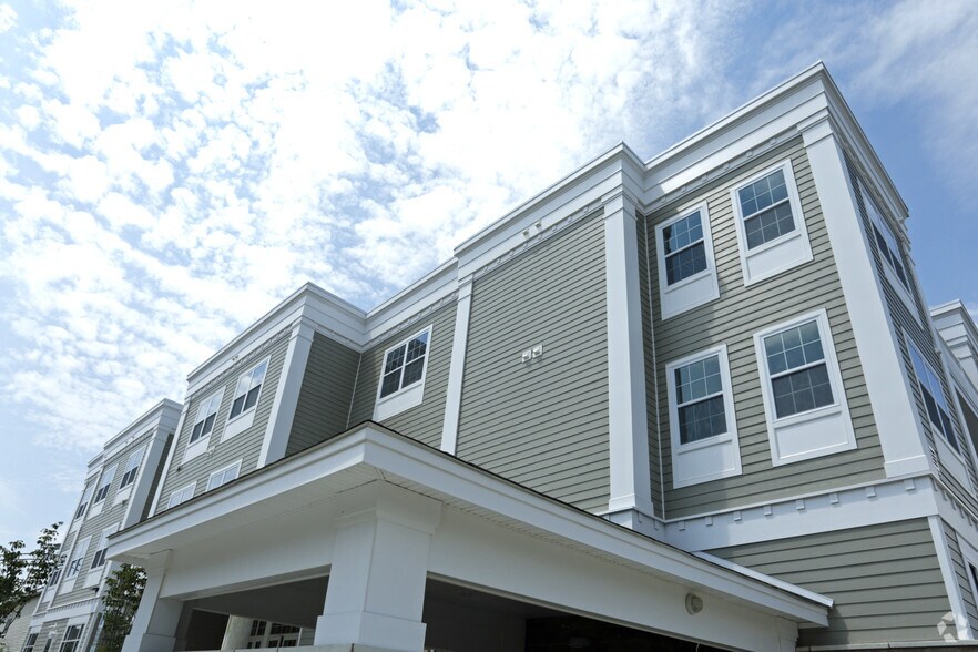 2 Hennessey Blvd, Atlantic Highlands, NJ à louer - Photo du bâtiment - Image 3 de 37