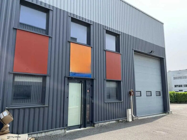 260 Rue Du Companet, Rillieux-la-Pape à louer - Photo du bâtiment - Image 2 de 22