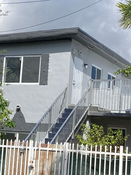 729 NW 55th Ter, Miami, FL à vendre - Photo du bâtiment - Image 3 de 17