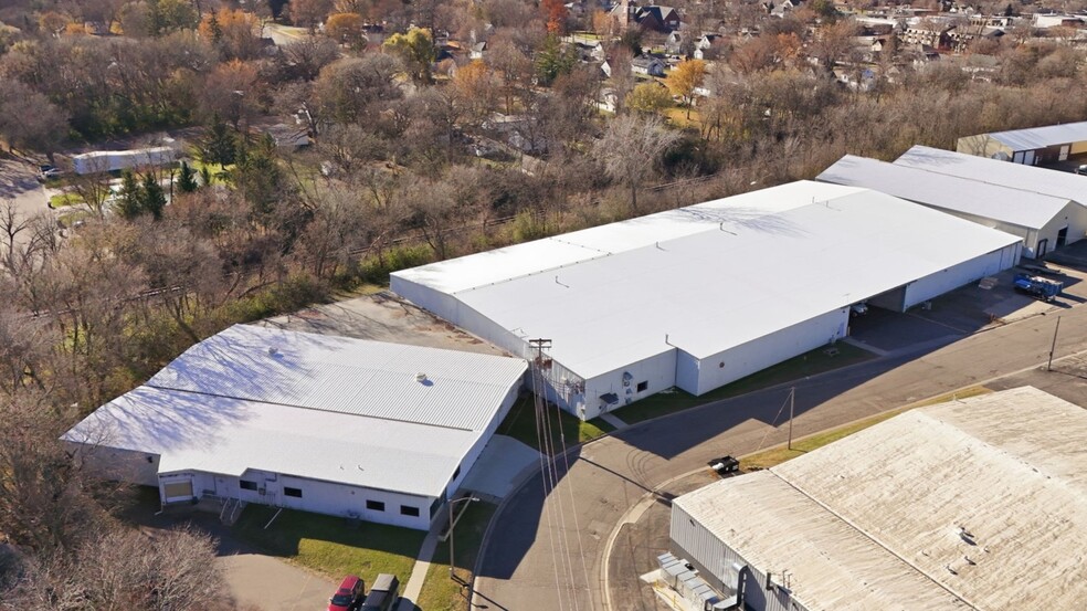 150 Industrial Park Rd SE, Cokato, MN for sale - Building Photo - Image 1 of 22