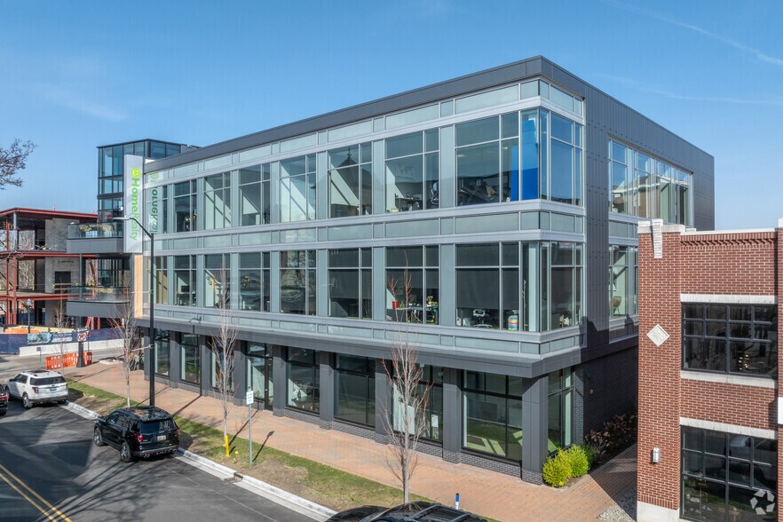 171 College Ave, Holland, MI à vendre - Photo du bâtiment - Image 2 de 11