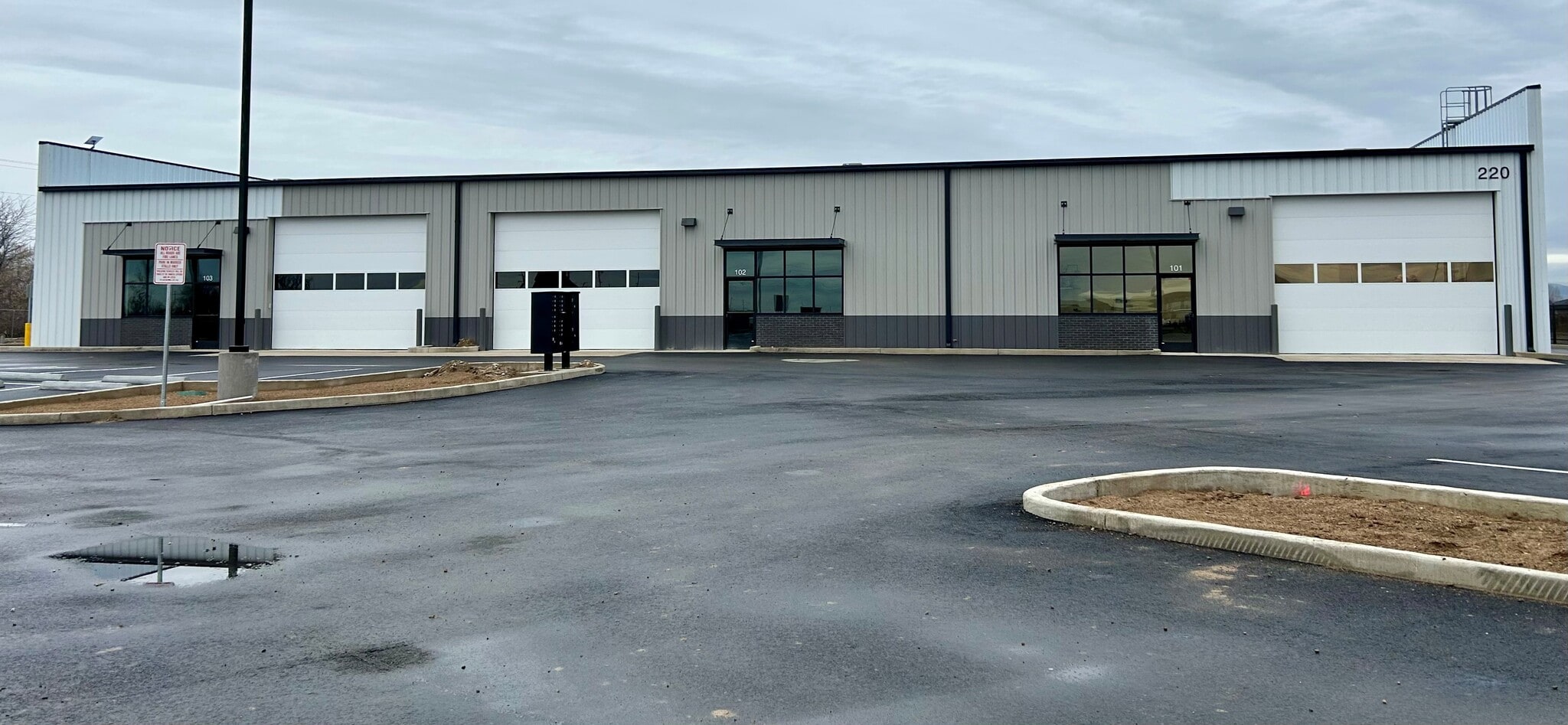 220 Herons Flight ln, Eagle, ID for lease Primary Photo- Image 1 of 6