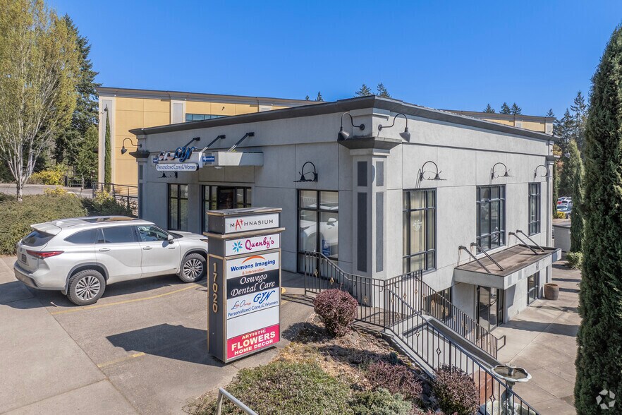 17040 Pilkington Rd, Lake Oswego, OR à louer - Photo du bâtiment - Image 3 de 21