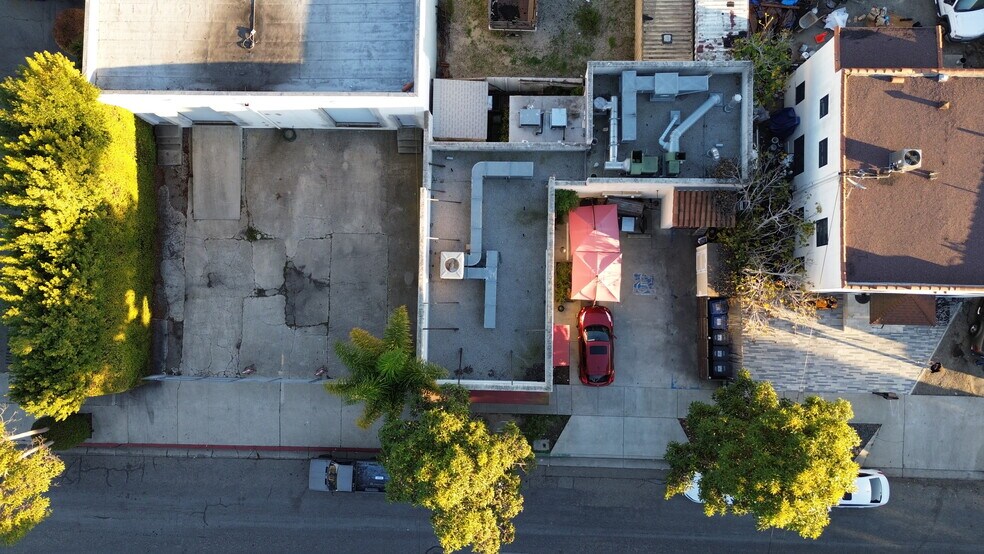 824 Reddick St, Santa Barbara, CA à vendre - Photo du bâtiment - Image 3 de 17
