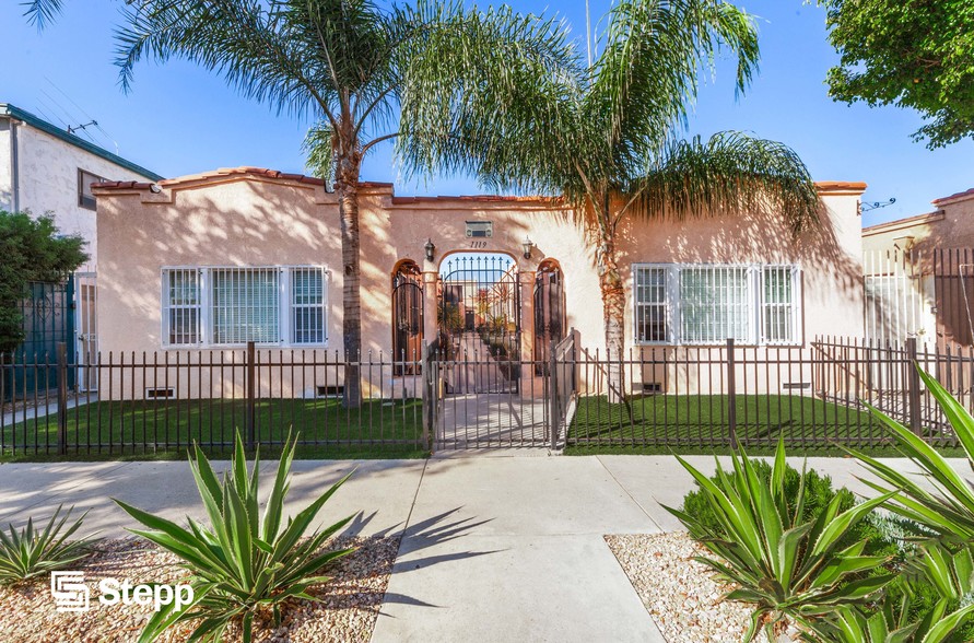 1119 Saint, Long Beach, CA for sale - Primary Photo - Image 1 of 1