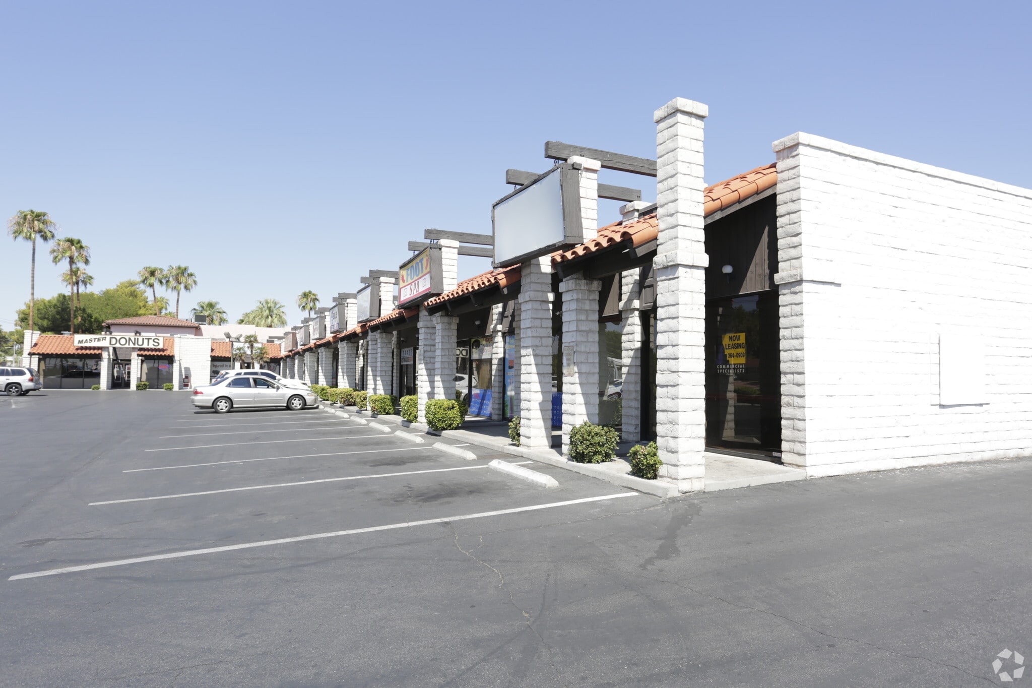 2300 E Desert Inn Rd, Las Vegas, NV for lease Building Photo- Image 1 of 6