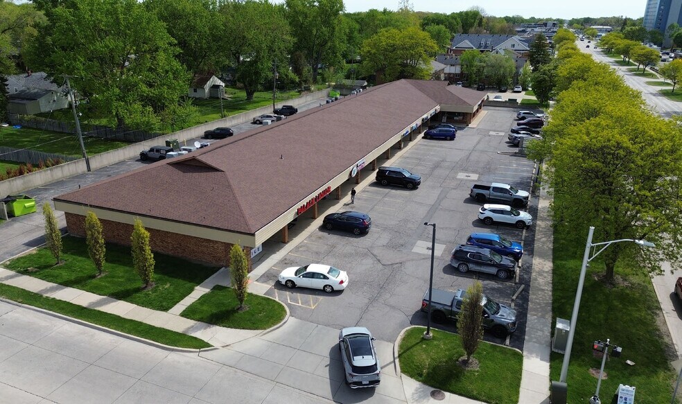 560-650 W 14 Mile Rd, Clawson, MI à louer - Aérien - Image 3 de 6