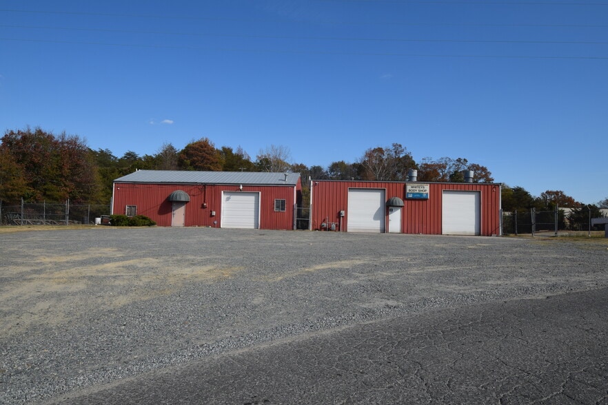 10310 Rozzelles Ferry Rd, Charlotte, NC for sale - Primary Photo - Image 1 of 18