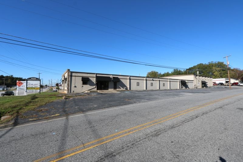 1400 W Wade Hampton Blvd, Greer, SC for lease Building Photo- Image 1 of 6
