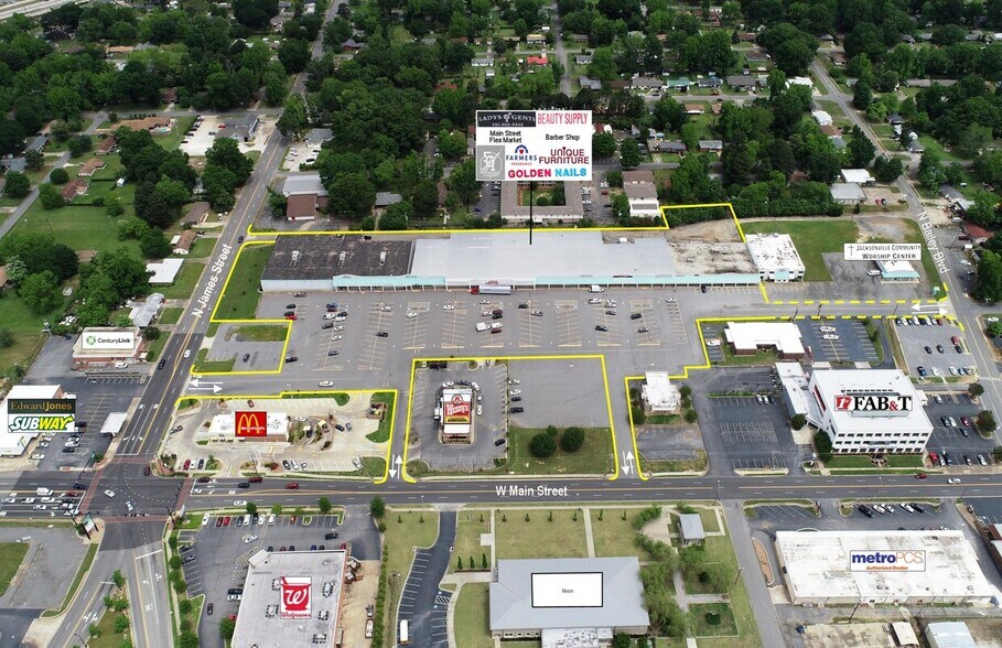 638 W Main St, Jacksonville, AR à louer - Photo du bâtiment - Image 3 de 12