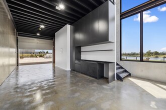 1-29 Maughan Way, Cranbourne West for lease Interior Photo- Image 2 of 4