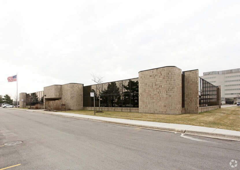 1150 Stephenson Hwy, Troy, MI à vendre - Photo principale - Image 1 de 16