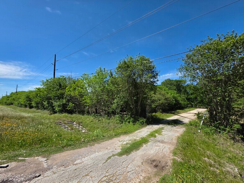 8515 FM 2759 Hwy, Richmond, TX à vendre - Photo du bâtiment - Image 2 de 11