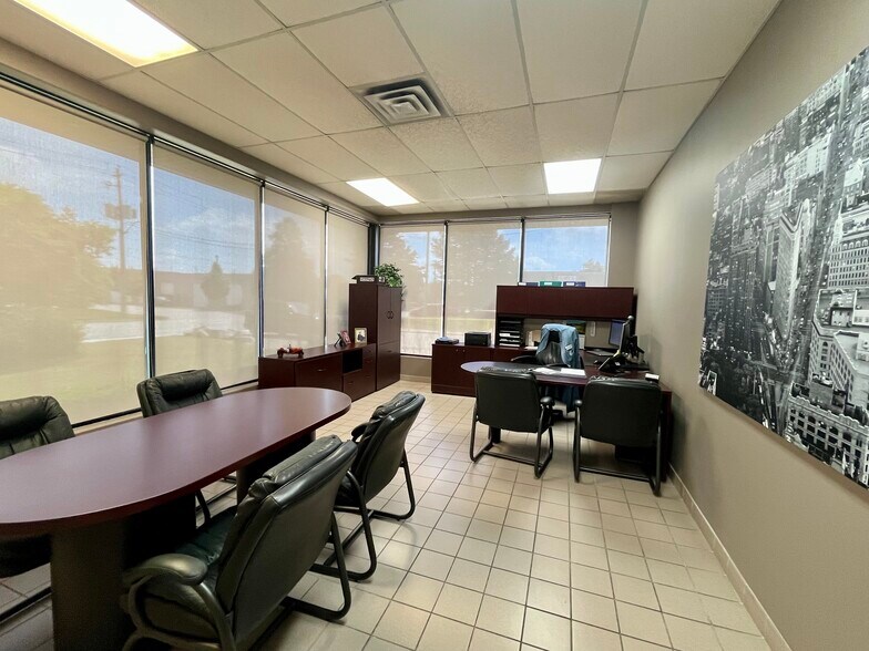 95 Rankin St, Waterloo, ON à vendre - Photo du bâtiment - Image 2 de 18