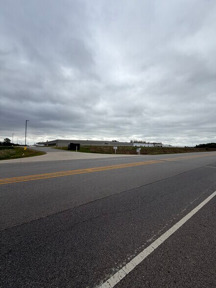 Zueber Road, Little Rock, AR à vendre - Photo du bâtiment - Image 2 de 2