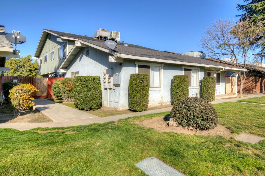 637 W Ashlan Ave, Clovis, CA à vendre - Photo du bâtiment - Image 2 de 6