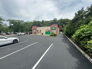 2252 Paterson-Hamburg Tpke, Wayne, NJ à louer Photo du bâtiment- Image 2 de 11