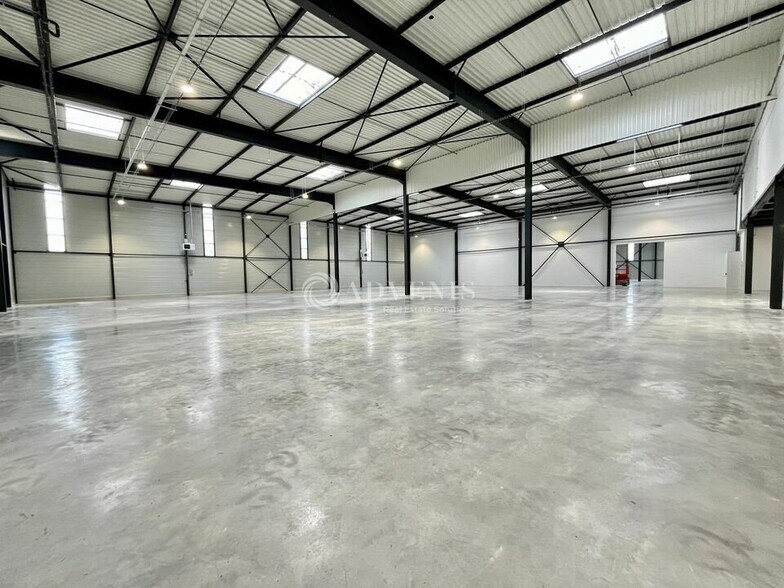 Industrial in Aulnay-sous-Bois for lease - Building Photo - Image 3 of 10