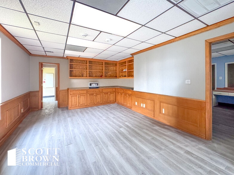 1103 Elm, Denton, TX for lease - Building Photo - Image 2 of 5