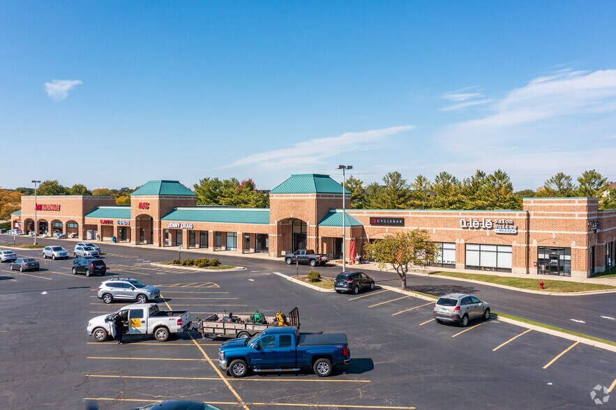 2650-2708 E Main St, Saint Charles, IL à louer - Photo du bâtiment - Image 2 de 5