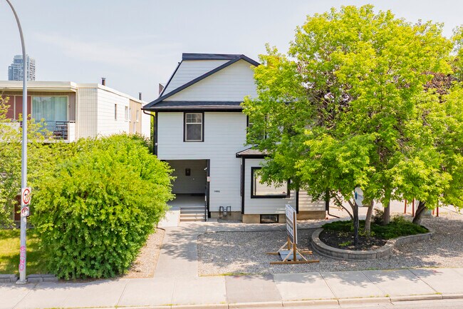 Plus de détails pour 1850 14th St SW, Calgary, AB - Bureau à vendre