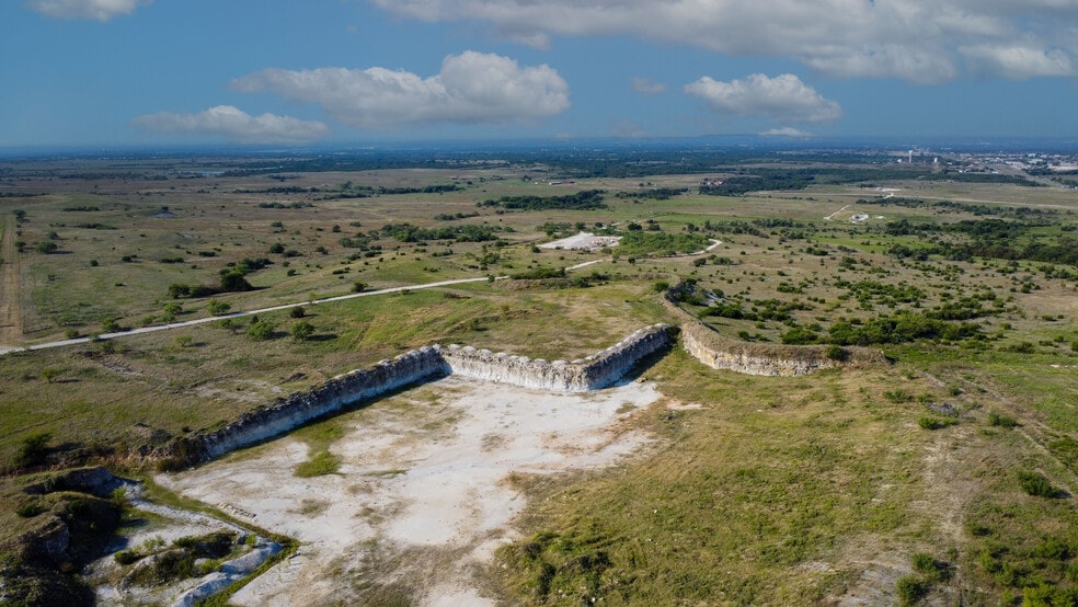 7417 US 377 hwy, Granbury, TX for sale - Building Photo - Image 2 of 5