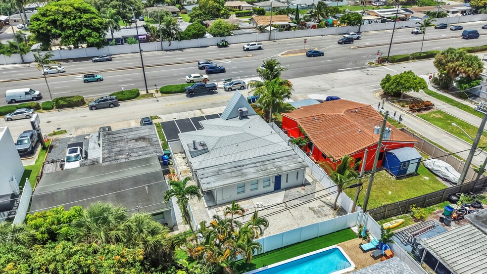 311 E Commercial Blvd, Oakland Park, FL for sale - Building Photo - Image 2 of 36