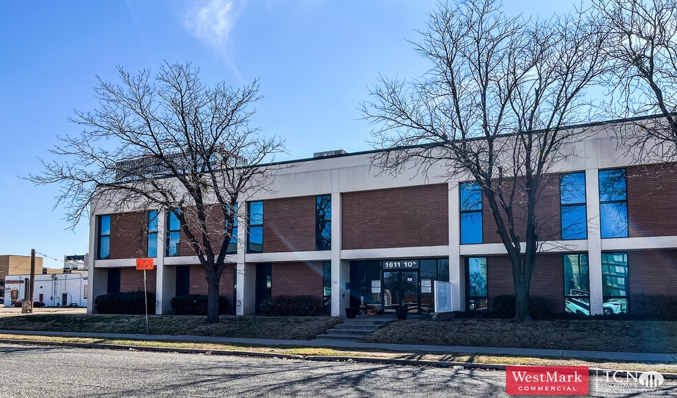 1611 10th St, Lubbock, TX for lease - Building Photo - Image 2 of 9